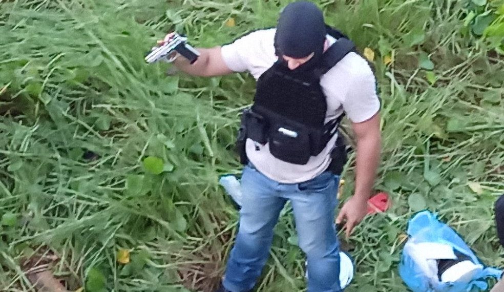 Operação investiga policial penal suspeito de vender armas de origem ilícita — Foto: MPCE/Divulgação