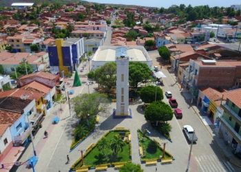 Indústria de cadeiras injetáveis será instalada em Farias Brito com abertura de 200 vagas de emprego