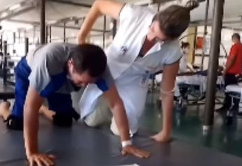 Vítima de acidente em academia de Juazeiro do Norte avança em tratamento e começa a engatinhar