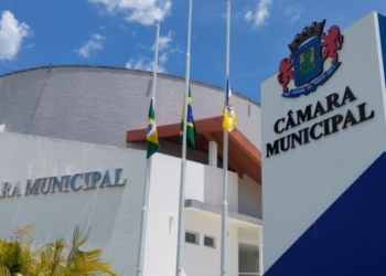 Vereadores de Juazeiro aumentam os próprios salários em 65% enquanto servidor implora pela inflação