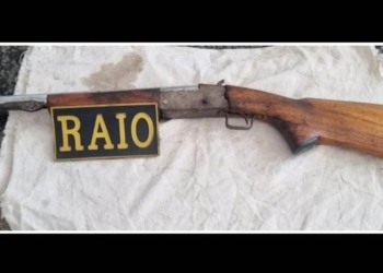 Dois Suspeitos fogem da Polícia e abandonam escopeta calibre 12 no bairro Vila Lobo em Crato