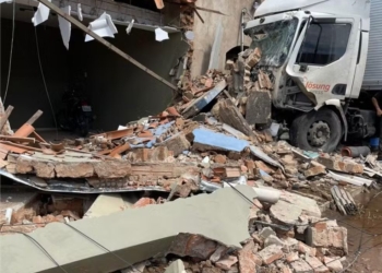 Grave acidente na CE-386 em Crato mobiliza distrito de Dom Quintino e gera protestos