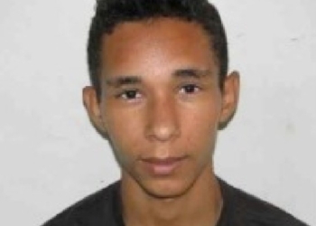 Jovem é morto a tiros e mulher fica ferida em estabelecimento no centro do Crato