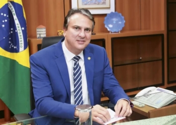 Jornal Valor Econômico destaca que Camilo Santana é opção para sucessão de Lula em 2026