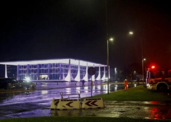 Explosões são ouvidas perto do STF; prédio é evacuado