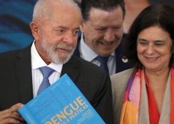 Lula anuncia primeira vacina de dose única contra dengue totalmente fabricada no Brasil