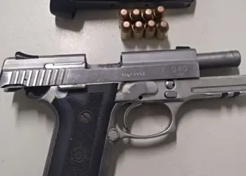 Policia Militar prende suspeito, apreende arma e recupera motos roubadas em Juazeiro do Norte