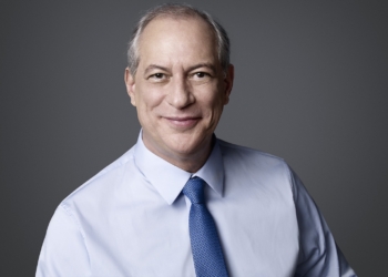 Ciro Gomes se filia ao PSDB após deixar o PDT