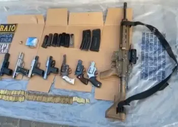 Sete suspeitos morrem em confronto com a Polícia Militar em Canindé; grupo lançou explosivos contra agentes