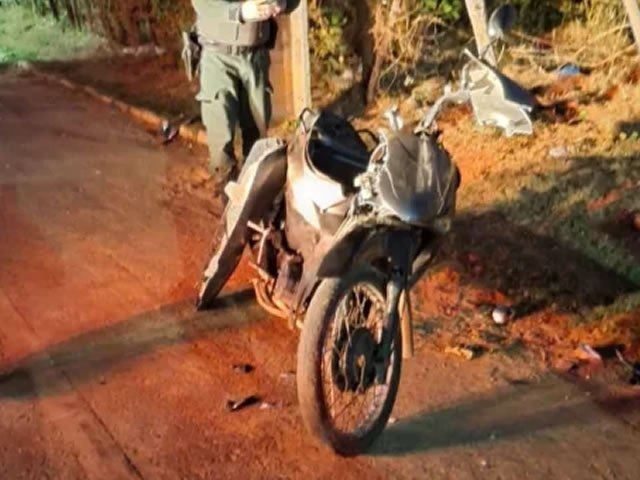 Maria Victória Soares dos Santos, 24 anos colidiu contra um poste (Foto: Reprodução