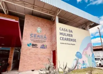 Tatuador é preso por manter mulher grávida em cárcere privado e queimá-la com ferro quente, em Juazeiro do Norte