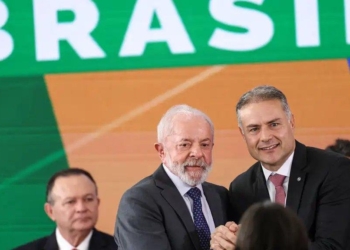 Lula avalia programa para financiar motos de entregadores