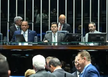 Senado aprova PL da Dosimetria; projeto reduz penas de Bolsonaro e condenados por tentativa de golpe e acelera progressão de regime