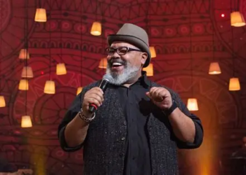 Jorge Aragão encerra o Crato Estação da Folia 2026 em noite de celebração no Largo da RFFSA