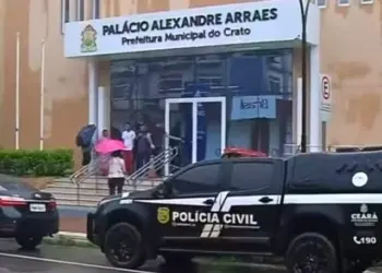 Operação no Crato prende vereador e ex-parlamentar por suspeita de fraude na coleta de lixo