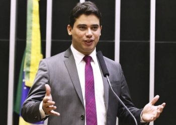 Júnior Mano defende estabilidade no financiamento da assistência social em votação da PEC 383