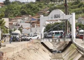 No Crato, obras de requalificação do canal do Granjeiro chegam a 50% de execução