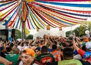 Barbalha espera mais de 300 mil pessoas para o tradicional Cortejo do Pau da Bandeira de Santo Antônio