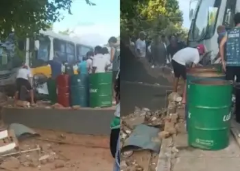 Ônibus escolar desgovernado derruba muro de escola e deixa três feridos graves em Juazeiro do Norte
