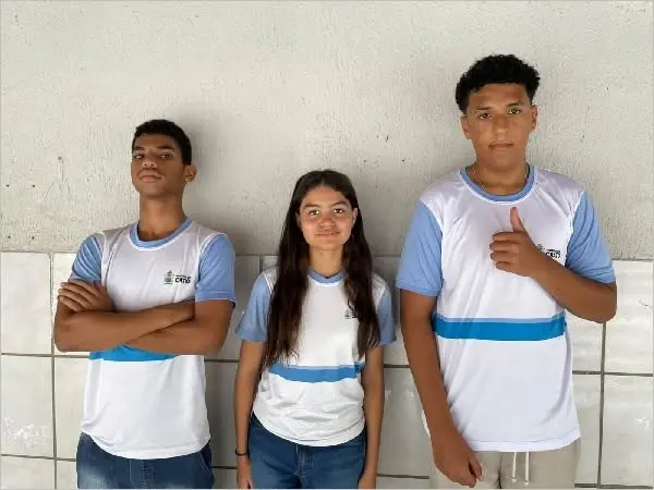 Legenda da foto: Da esquerda para direita: Os medalhistas Ikaro Rafael, Anna Lyz e João Ricardo