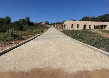 Programa Novos Caminhos do Crato impulsiona obras de calçamento nas zonas urbana e rural do município