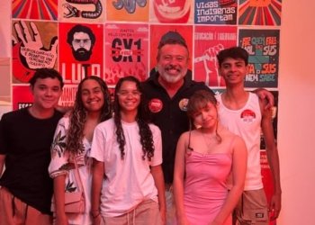 A inauguração de Comitê Popular reúne juventude e cultura em Juazeiro do Norte