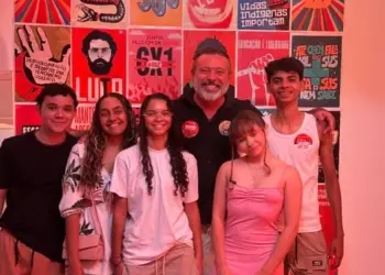 A inauguração de Comitê Popular reúne juventude e cultura em Juazeiro do Norte