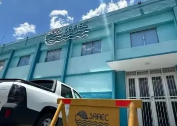 Vandalismo em fontes de abastecimento afeta fornecimento de água em bairros do Crato.